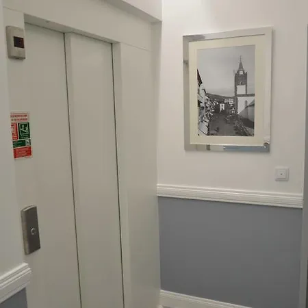 Edificio Charles 104