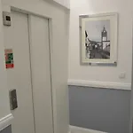 Edificio Charles 104