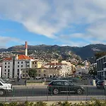 Edificio Charles 104 شقة