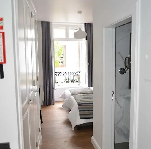 Edificio Charles 104 Φουνκάλ